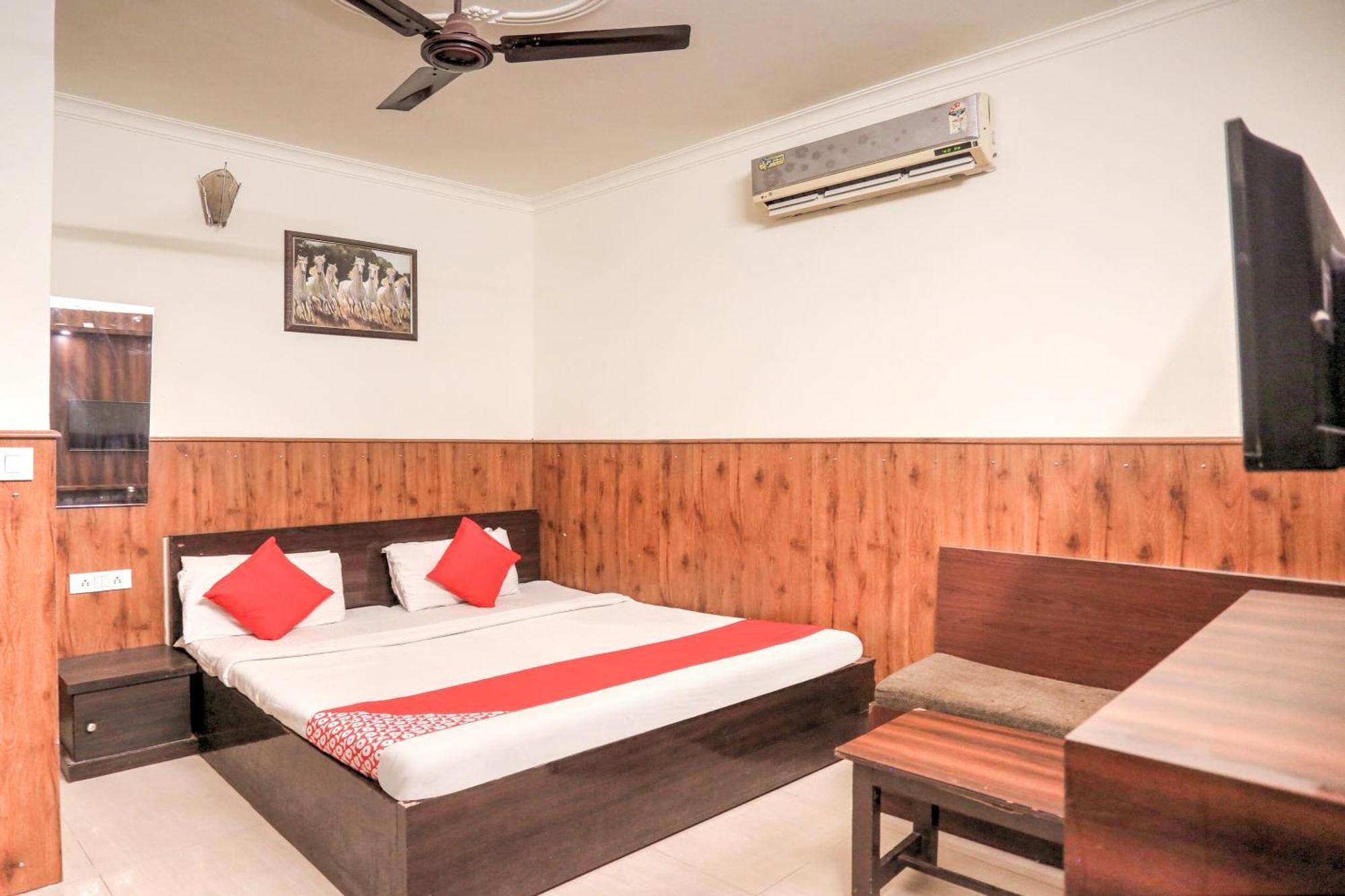 Hotel O Shri Sai Guest House Delhi  Eksteriør billede