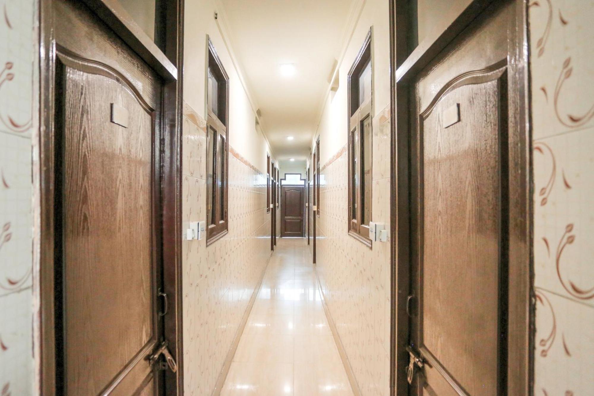 Hotel O Shri Sai Guest House Delhi  Eksteriør billede